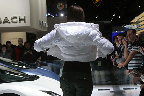 Промодевушки с автосалонов (фото)