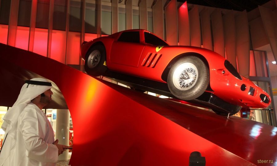 Парк развлечений Ferrari World (фото)
