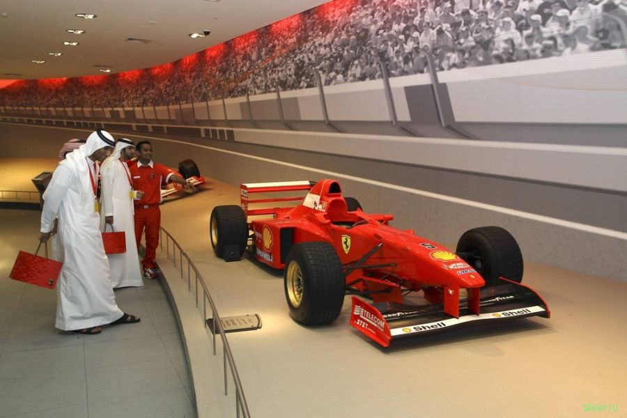 Парк развлечений Ferrari World (фото)