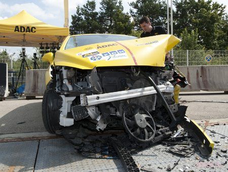 Проведен самый жесткий краш-тест моделей Ford Fiesta и Peugeot 308 (фото)