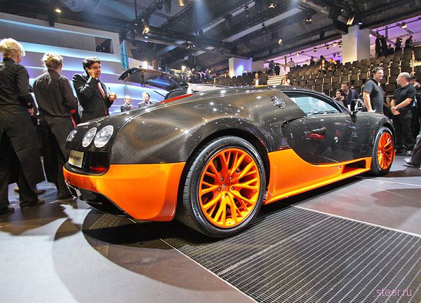 Bugatti Veyron 16.4 Super Sport : самый крутой автомобиль Парижа (фото)
