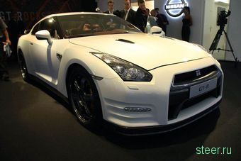 Париж 2010. Nissan представил обновленный Nissan GT-R (фото)