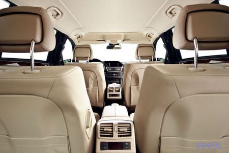 Mercedes E-класса: на метр длиннее, на две двери больше (обзор и фото)