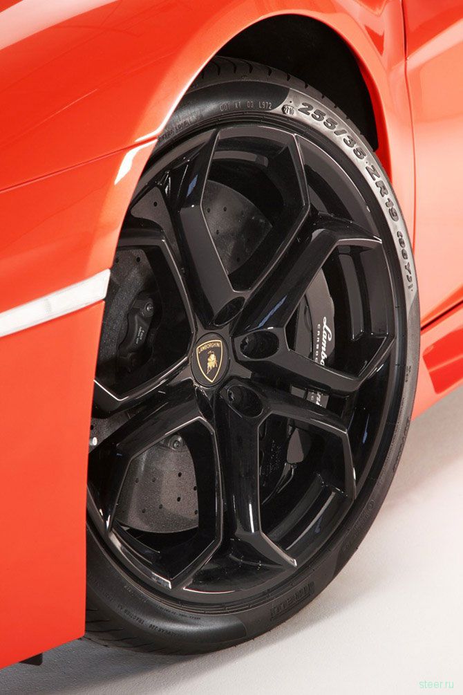 2012 Lamborghini Aventador LP700-4 (фото и видео)