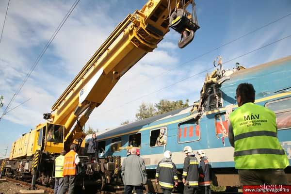 В Венгрии столкнулись два пассажирских поезда