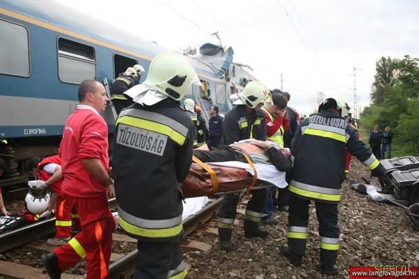 В Венгрии столкнулись два пассажирских поезда