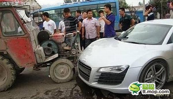 Китайское ДТП : Ауди против трактора (фото)