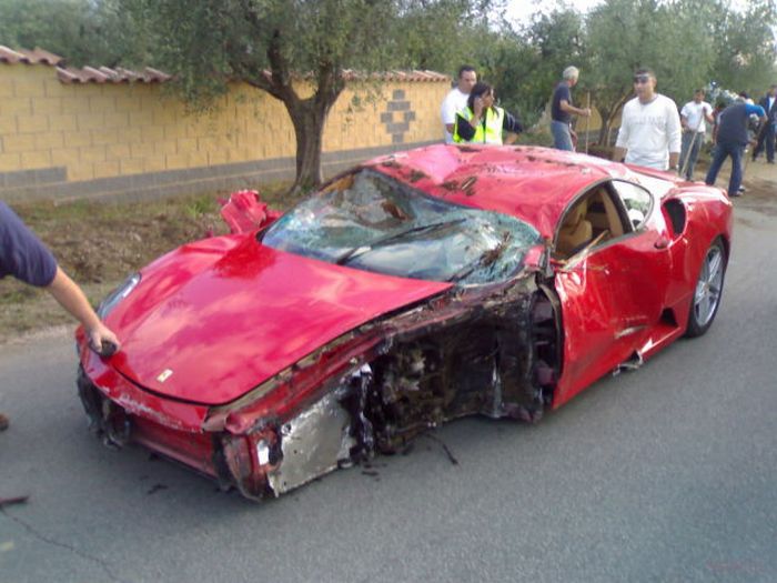 Арендованный для свадьбы Ferrari F430 разбили вдребезги (фото и видео)