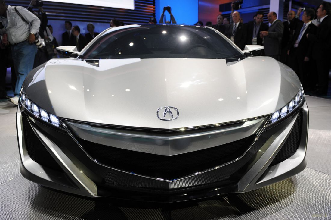Honda провела дебют нового поколения суперкара Acura NSX (фото)