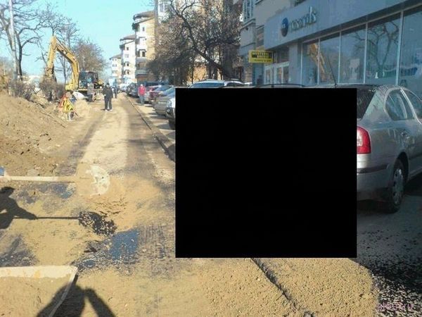 Жестокая ошибка асфальтоукладчика (фото)