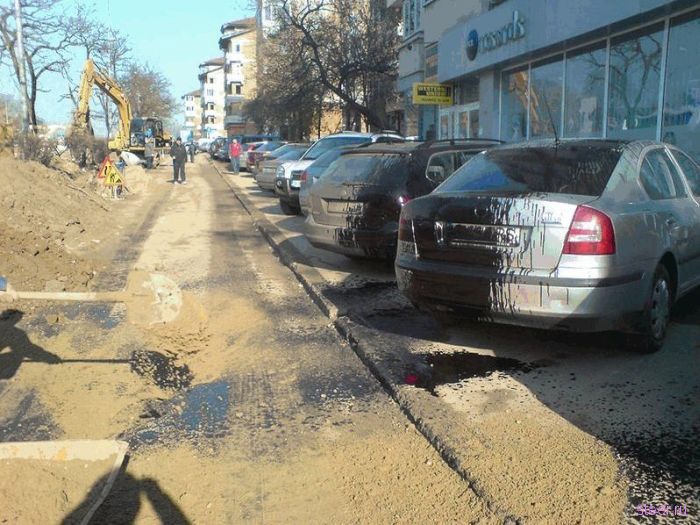 Жестокая ошибка асфальтоукладчика (фото)