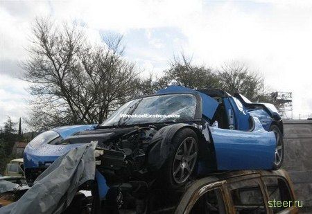 Tesla Roadster Crash