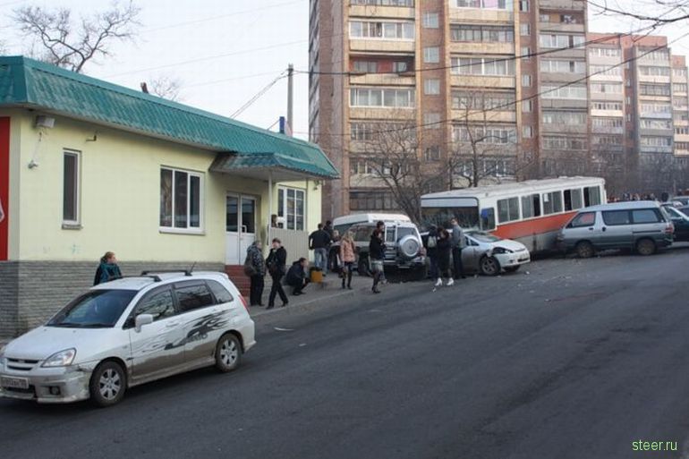Крупное ДТП во Владивостоке (фото)