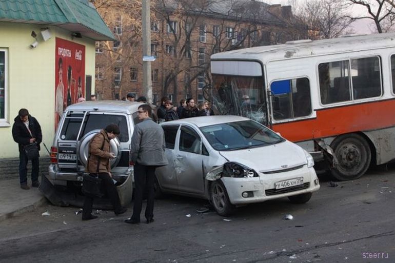 Крупное ДТП во Владивостоке (фото)