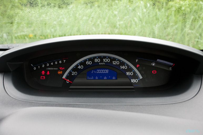 Honda Freed Spike : новый минивэн для японского рынка (фото)