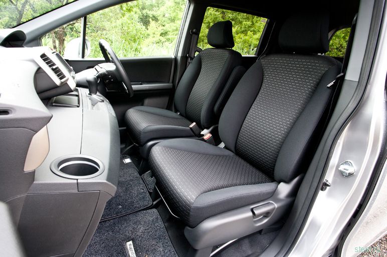 Honda Freed Spike : новый минивэн для японского рынка (фото)