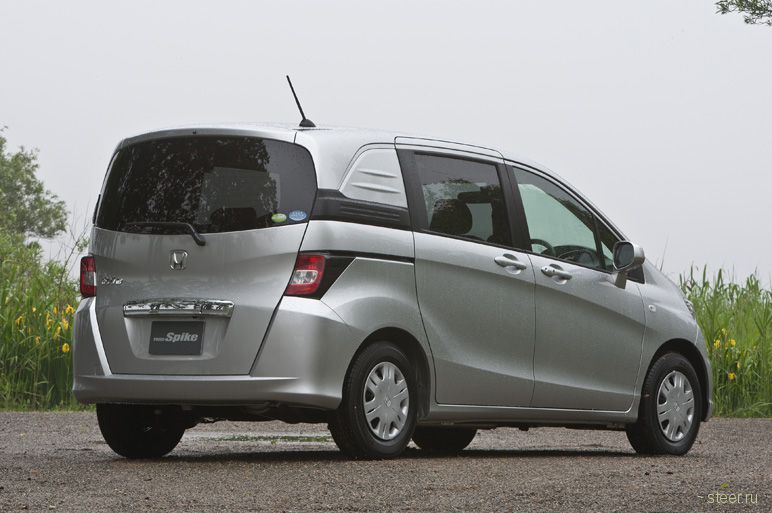 Honda Freed Spike : новый минивэн для японского рынка (фото)