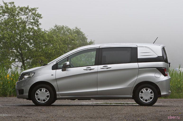 Honda Freed Spike : новый минивэн для японского рынка (фото)