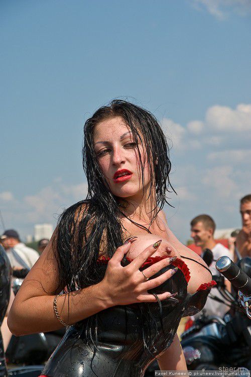 Девушки с Автоэкзотики 2010 в Москве (фото)