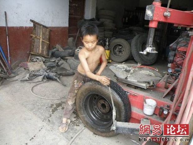Беспощадный китайский шиномонтаж (фото)