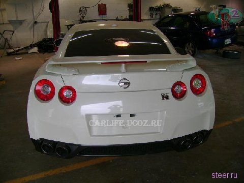 разбитый Nissan Gt-R 
