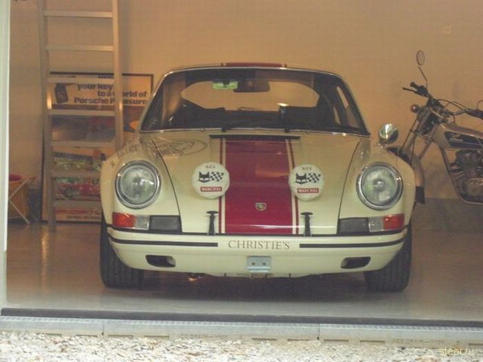 Достойный гараж фаната Porsche (фото)