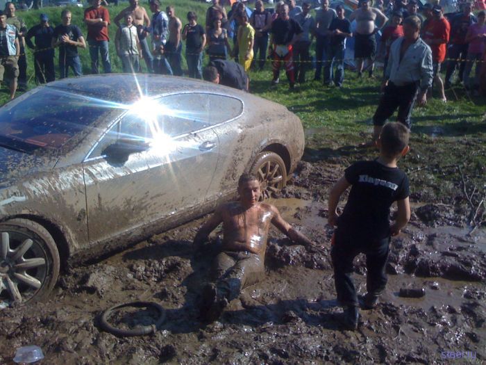 Бентли грязи не боятся? (фото)