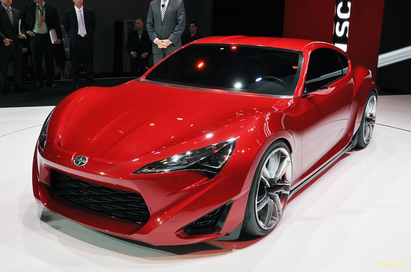 Toyota представила в Нью-Йорке яркое молодежное заднеприводное купе, разработанное совместно с Subaru (фото)
