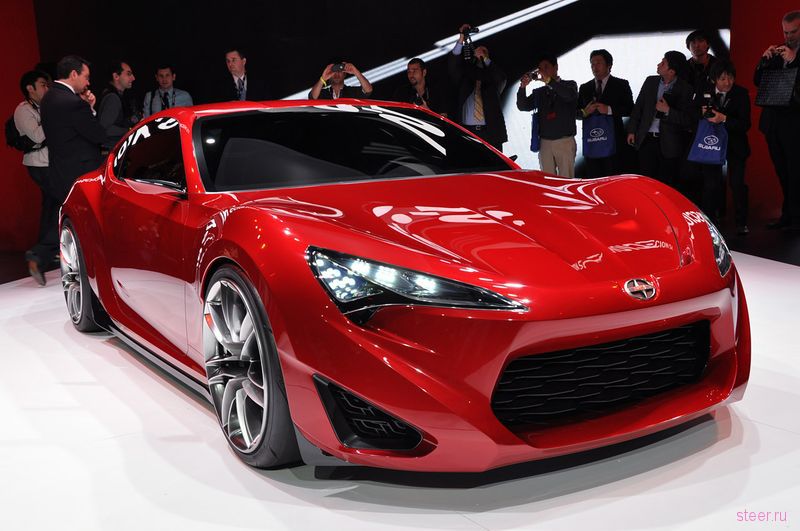 Toyota представила в Нью-Йорке яркое молодежное заднеприводное купе, разработанное совместно с Subaru (фото)