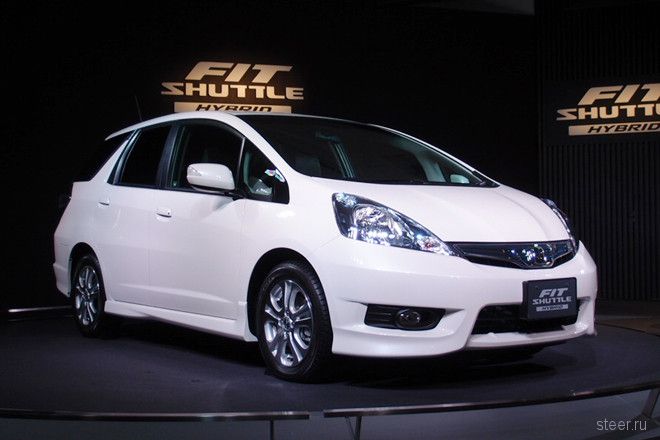 В Японии начались продажи нового автомобиля Honda Fit Shuttle (фото)