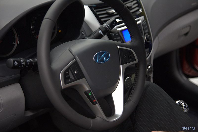 Фото интерьера народного седана Hyundai Solaris (фото)