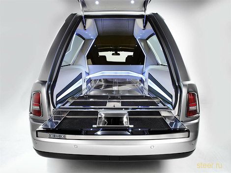 Красиво в последний путь: Rolls-Royce Phantom превратили в катафалк (фото)