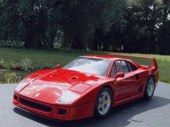 Невероятно детализированная модель Ferrari F40 (фото)