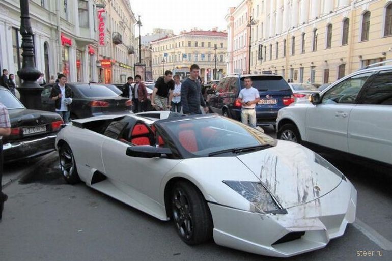 Санкт-Петербург : Авария с участием Lamborghini (фото)