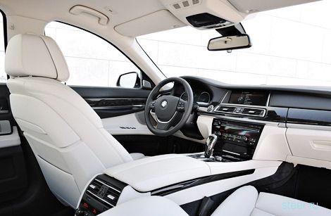 Обновленная BMW 7-Series получила полностью цифровую приборную панель (фото и видео)