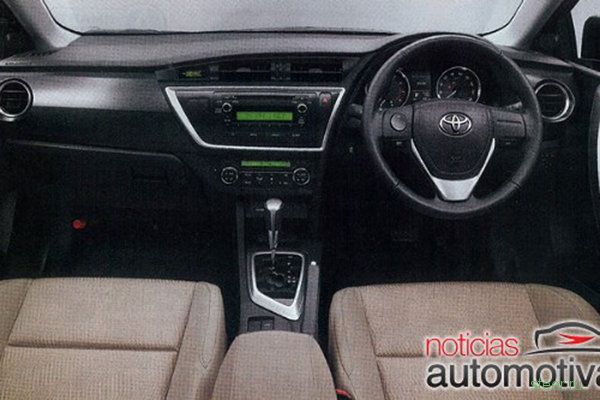 Первые изображения новой Toyota Auris (фото)