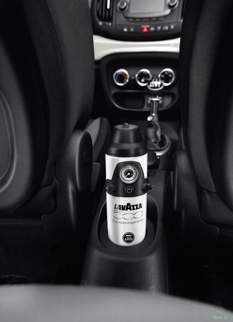 Кофемашина — новая опция для автомобилей Fiat 500L (фото)