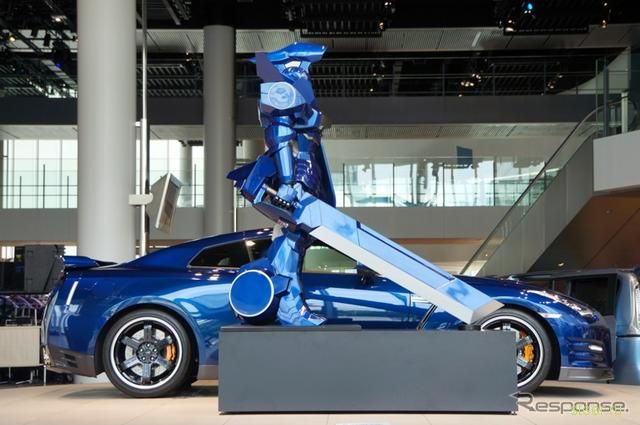 Из Nissan GT-R сделали гигантского человекоподобного боевого робота (фото)