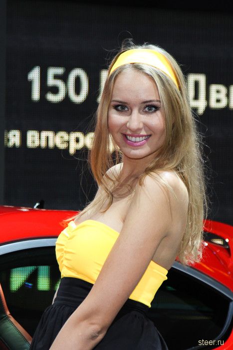 Девушки московского автосалона 2012 (фото)