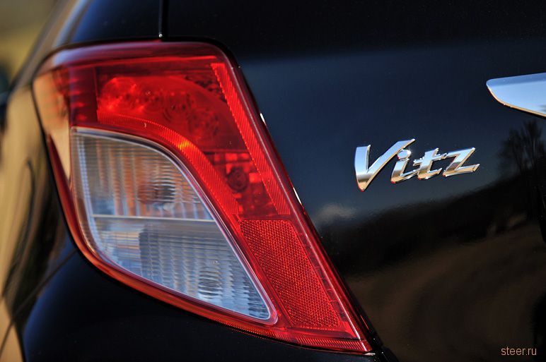Toyota выпустила новое поколение хэтчбека Vitz (Yaris) (фото)