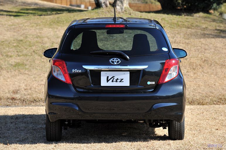 Toyota выпустила новое поколение хэтчбека Vitz (Yaris) (фото)