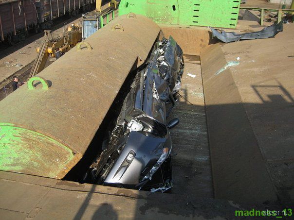 Утилизация бракованной Toyota (фото)