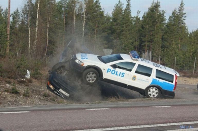 Полицейские автомобили