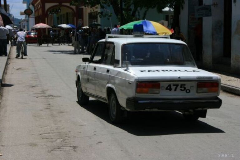Полицейские автомобили