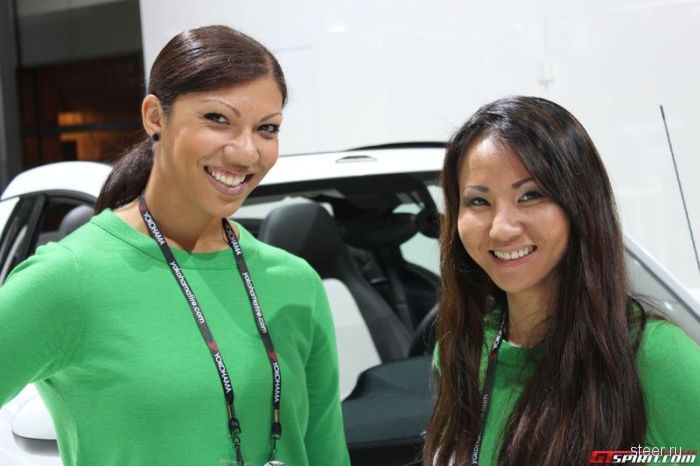 Девушки автосалона в Лос-Анджелесе 2012