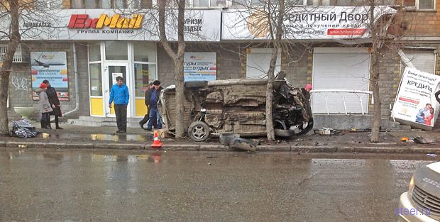 На улице Ленина в Красноярске лихач сбил семью с двумя детьми