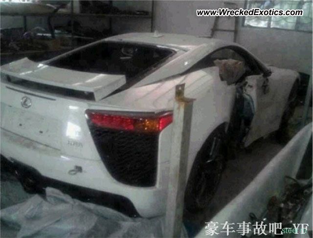 Китайский миллионер разбил эксклюзивный суперкар Lexus LFA