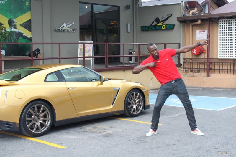Самый быстрый человек в мире получил очередной «золотой» Nissan GT-R