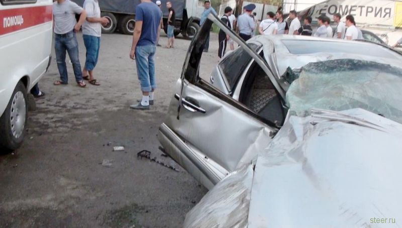 Подросток сорвал джекпот: разбил авто родственников, а с ним еще шесть