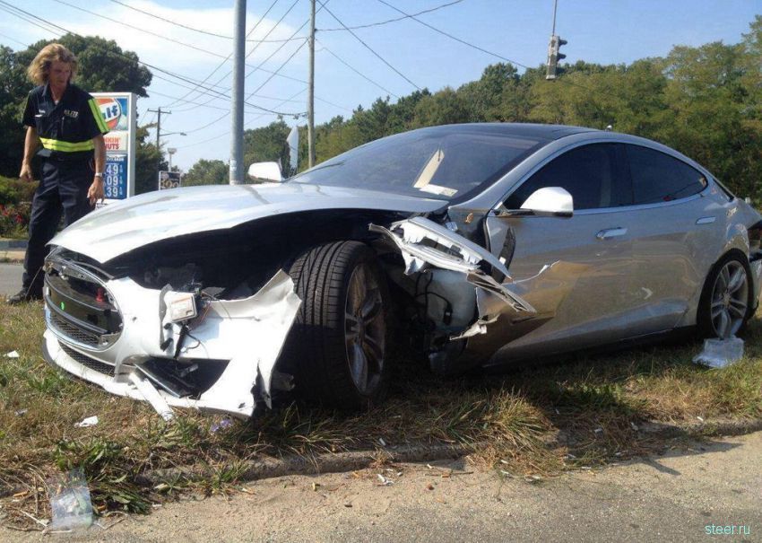 В США Tesla попал в аварию